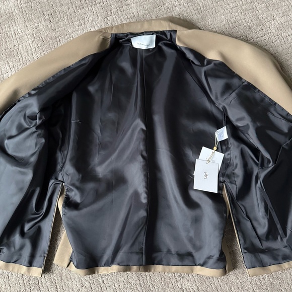 The Frankie Shop Desert Taupe Blazer - Picture 7 of 16